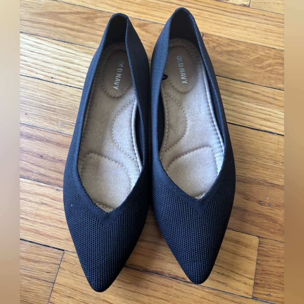 Old Navy Black Pointed Knit Ballet Flats